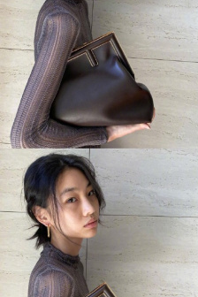 看镜子里我们结合的样子